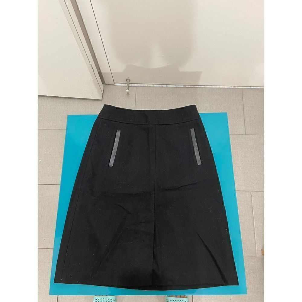 Banana Republic black skirt 00P